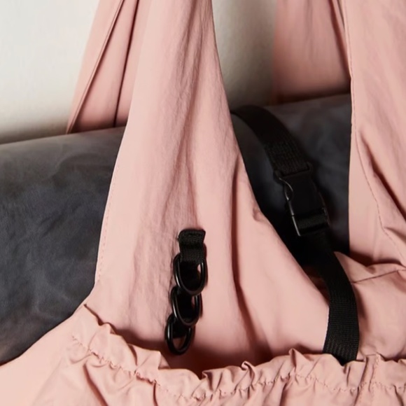 Class Optional Tote NWOT - Picture 2 of 5